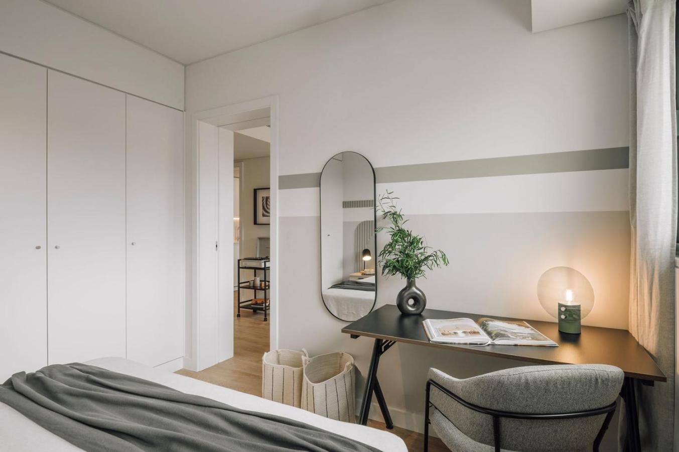Cacela - 1 Bedroom & Balcony In Parque Nacoes Apartment *